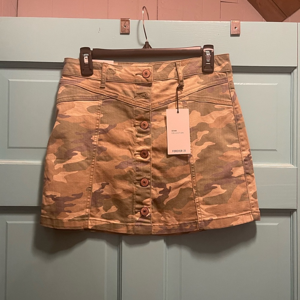 Forever 21 camo skirt